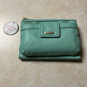 NWOT Relic wallet
